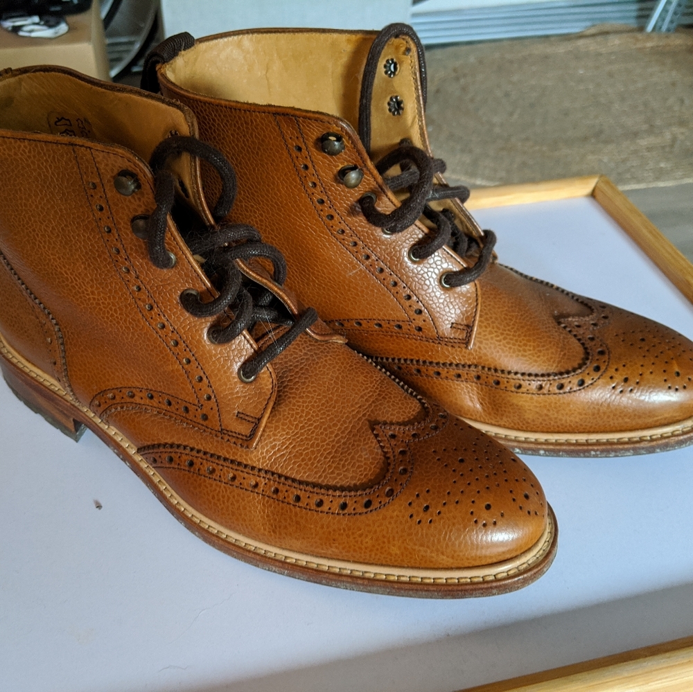 9.5 Crosby Square Wingtip Boots
